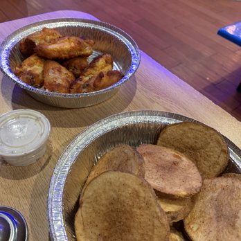 Barro's Pizza - 6 hot wings and mojo's - Pizza Near Me - Walnut, California Barro's Pizza - 6 hot wings and mojo's - Pizza Near Me - Walnut, California