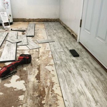 Timberline Handyman - Installing vinyl plank flooring - Handyman Near Me Timberline Handyman - Installing vinyl plank flooring - Handyman Near Me