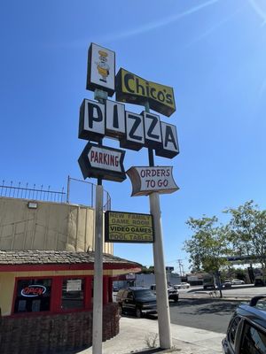 Chico's Pizza Parlor by null