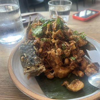 Nari - Fried fish - Thai Near Me - San Francisco, California