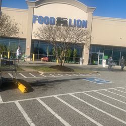 Food Lion - Outside