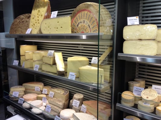 Au Petit Fromager by null