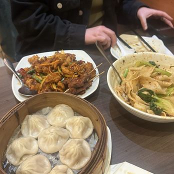 Happy Noodle House - Dim Sum Near Me - Vancouver, British Columbia
