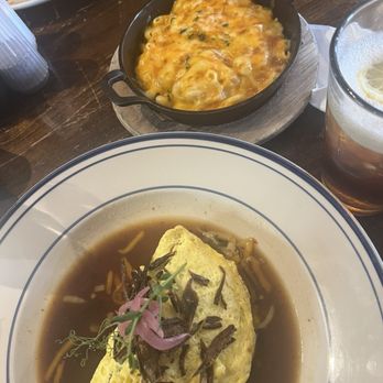Lucille's - Oxtail Omelette & Baked Mac & Cheese - New American Near Me - Houston, Texas