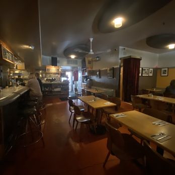 Memphis Cafe - Inside, diner, bar - Southern Near Me - Costa Mesa, California