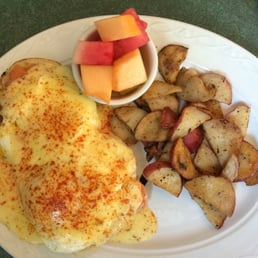 Can you believe eggs benedict (this one with smoked salmon) was my free breakfast included in my stay? Can you believe eggs benedict (this one with smoked salmon) was my free breakfast included in my stay?