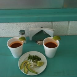 El Pez Ojón - Caldo de camarón, pico-sito y super nutritivo y rico.