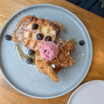 The Monroe - Chicken and waffles brown butter waffles with boneless fried chicken maple syrup - New American Near Me - Orlando, Florida The Monroe - Chicken and waffles brown butter waffles with boneless fried chicken maple syrup - New American Near Me - Orlando, Florida