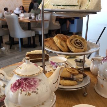 Proper Rose Garden - O4. Rose Oolong Tea Proper Rose Garden Set - Themed Cafes Near Me - Katy, Texas