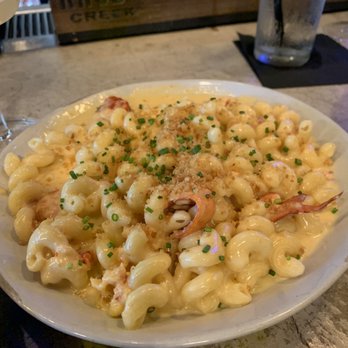 Wishbone & Flynt - Lobster Mac and cheese - Cocktail Bars Near Me - Fort Worth, Texas