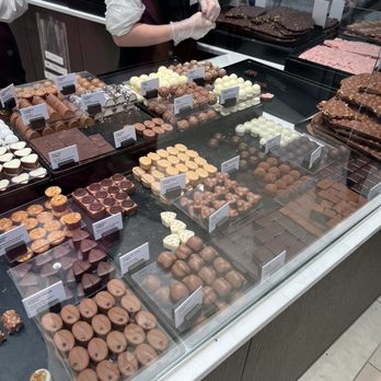 Läderach chocolatier suisse - Chocolatiers & Shops Near Me - Glendale, California