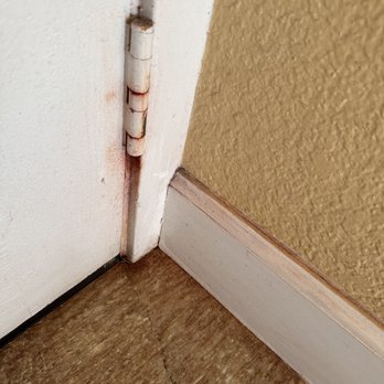 Kona Reef Condos - General lack of upkeep - rust or mildew and layers of dirt/dust - Vacation Rentals Near Me - Kailua-Kona, Hawaii Kona Reef Condos - General lack of upkeep - rust or mildew and layers of dirt/dust - Vacation Rentals Near Me - Kailua-Kona, Hawaii