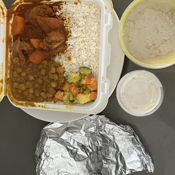 Himalayan Cuisine - Lunch special with Chana masala and chicken vindaloo - Indian Near Me - La Mesa, California