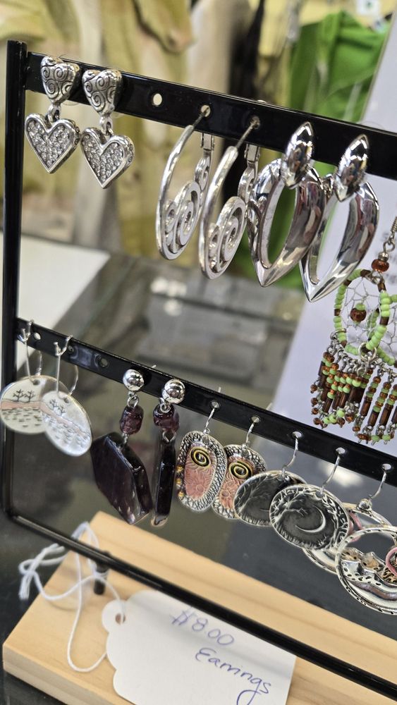 Y’s Buys Thrift Boutique