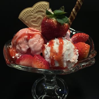 Creamery Twist - Delicious Sundae at Creamery Twist - Desserts Near Me - London, XGL Creamery Twist - Delicious Sundae at Creamery Twist - Desserts Near Me - London, XGL