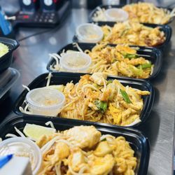 Lao Teng Thai Kitchen - The perfect balance of Pad Thai -- flavor, ingredients, portion, and price -- every element of Thai cuisine in one dish.