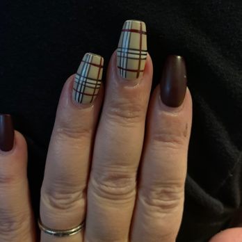 Net Nails - Burberry pattern - Nail Salons Near Me - Littleton, Colorado