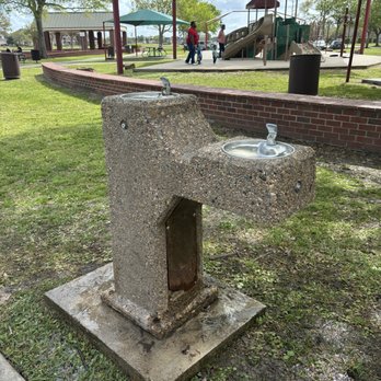 Southwyck Park - Water fountain - Parks Near Me - Pearland, Texas Southwyck Park - Water fountain - Parks Near Me - Pearland, Texas