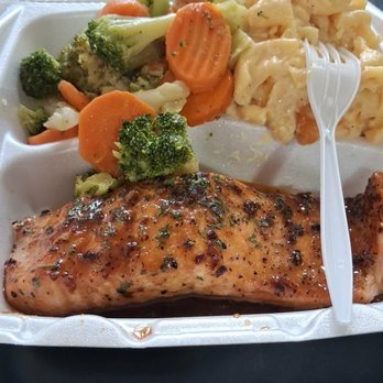 Catty Car Corner - Baked Salmon with mixed veggies and max & cheese NO complaints!!!!! - Soul Food Near Me - New Orleans, Louisiana
