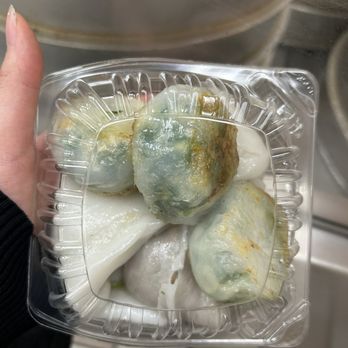 Delicious Dim Sum - Rice noodle roll and chive shrimp dumplings - Dim Sum Near Me - San Francisco, California Delicious Dim Sum - Rice noodle roll and chive shrimp dumplings - Dim Sum Near Me - San Francisco, California