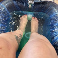 JT Nails - Pedi time!