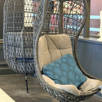 Hotel Alice - Fun chairs in lobby bar area - Hotels Near Me - Pine Knoll Shores, North Carolina Hotel Alice - Fun chairs in lobby bar area - Hotels Near Me - Pine Knoll Shores, North Carolina