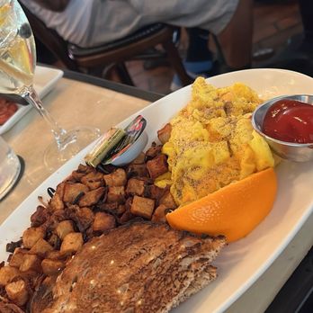 Greenstreet Cafe - Eggs Scrambled - Plain Toast Potatoes - Breakfast & Brunch Near Me - Miami, Florida Greenstreet Cafe - Eggs Scrambled - Plain Toast Potatoes - Breakfast & Brunch Near Me - Miami, Florida