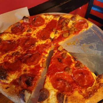 Lous Woodfire Pizza - Half pepperoni, half pepperoni w sausage pizza - Sandwiches Near Me - San Antonio, Texas Lous Woodfire Pizza - Half pepperoni, half pepperoni w sausage pizza - Sandwiches Near Me - San Antonio, Texas