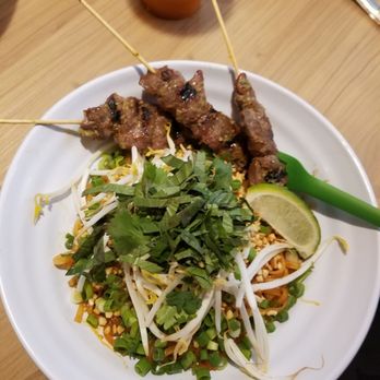 Asian Mint - Pad thai with beef skewers - Thai Near Me - Richardson, Texas Asian Mint - Pad thai with beef skewers - Thai Near Me - Richardson, Texas