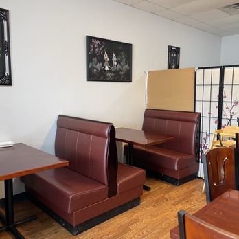 Xiang Jiang - Inside - Chinese Near Me - Cottage Grove, Wisconsin Xiang Jiang - Inside - Chinese Near Me - Cottage Grove, Wisconsin