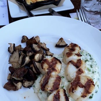 Seasons 52 - New American Near Me - Costa Mesa, California