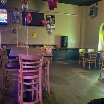 Rose Bar & Kitchen - tables and chairs with balloons - Beer Bar Near Me - Clifton Heights, Pennsylvania