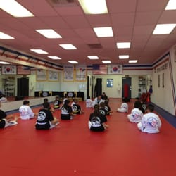 High-Kick Tae Kwon - Getting the kids engaged in stretching!!