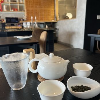 Men & Beasts - Milky Oolong - Chinese Near Me - Los Angeles, California Men & Beasts - Milky Oolong - Chinese Near Me - Los Angeles, California