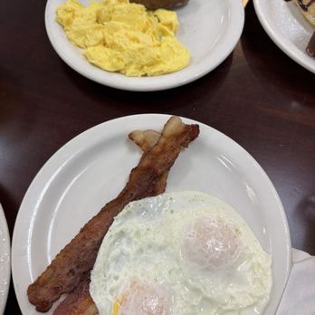 Country Waffles - Side of eggs, bacon & chicken sausage - Breakfast & Brunch Near Me - San Diego, California Country Waffles - Side of eggs, bacon & chicken sausage - Breakfast & Brunch Near Me - San Diego, California