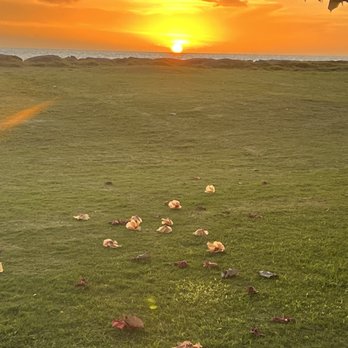 Maui Walking Tours - Sunset from Kalama Park, as seen on the Maui Walking tour. - Walking Tours Near Me Maui Walking Tours - Sunset from Kalama Park, as seen on the Maui Walking tour. - Walking Tours Near Me