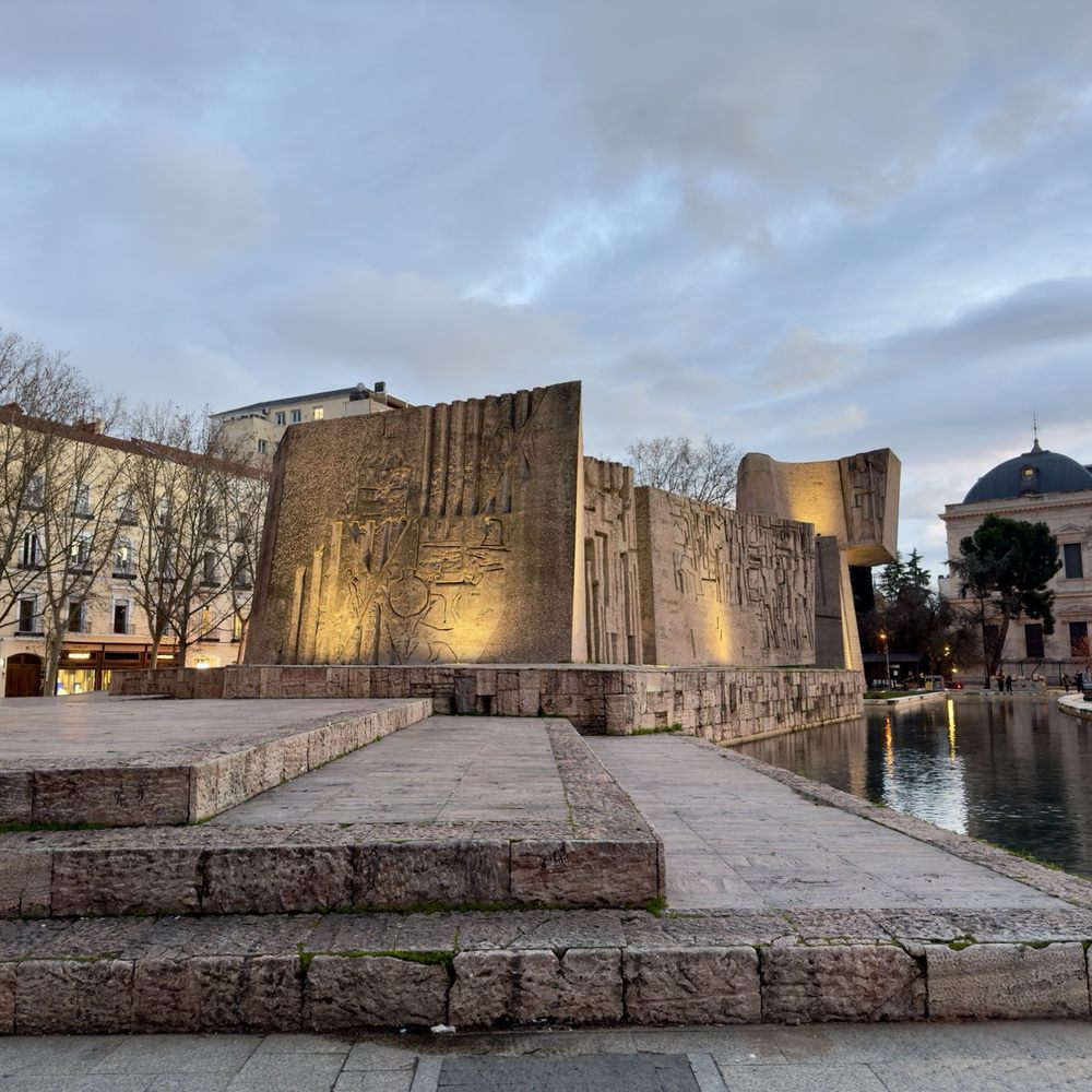 Plaza de Colón - Monument to the discovery of America - Public Plazas Near Me - Madrid, M