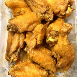 Trio's Pizza - Large Cheese Pizza & 20 Wings