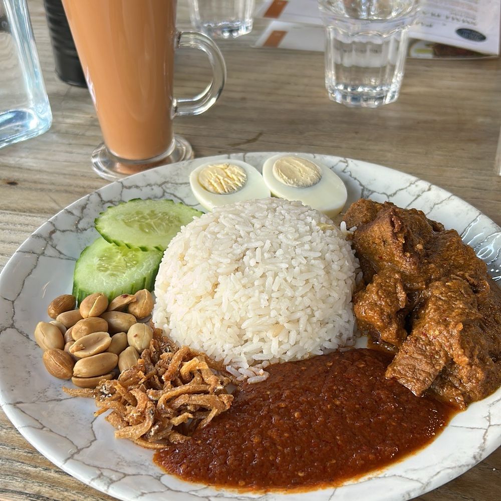 Putera Puteri - Nasi lemak with Rendang - Malaysian Near Me - London, XGL Putera Puteri - Nasi lemak with Rendang - Malaysian Near Me - London, XGL