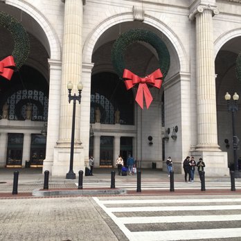 Union Station - Union Station decorated for the holidays - Shopping Centers Near Me - Washington, DC, District of Columbia Union Station - Union Station decorated for the holidays - Shopping Centers Near Me - Washington, DC, District of Columbia