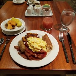 Gardens Restaurant - Full buffet for $11.99... SERIOUSLY!!!