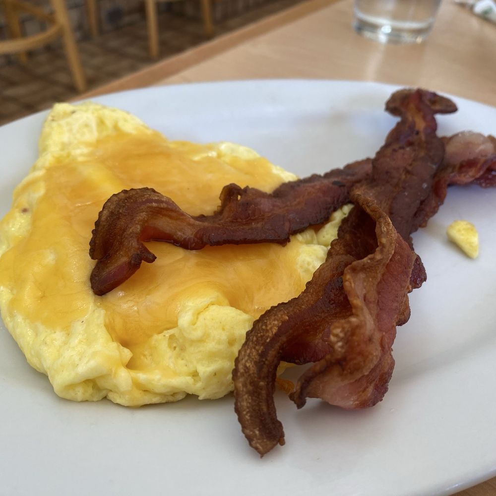 Elmer's Restaurant - Scrambled egg with cheese and crispy bacon - Breakfast & Brunch Near Me - Pocatello, Idaho Elmer's Restaurant - Scrambled egg with cheese and crispy bacon - Breakfast & Brunch Near Me - Pocatello, Idaho
