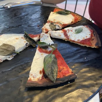 Di Prinzio's Kitchen - Gluten free pizza! - Cocktail Bars Near Me - Clayton, New York