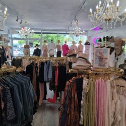 Belle D’Amour - Beautiful store