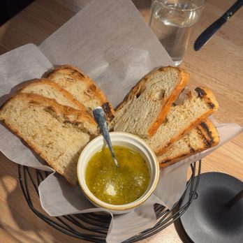 Vangel's Restaurant & Bar - Bread - Bars Near Me - Saint Louis, Missouri