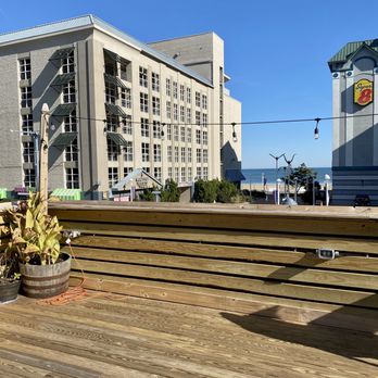 Harvest - Rooftop bar with a peek of the ocean - American Near Me - Virginia Beach, Virginia