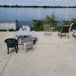 The Riverside Inn - Outdoor area