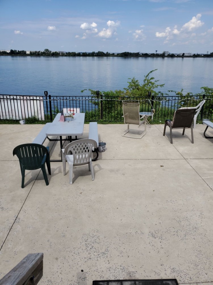 The Riverside Inn Image