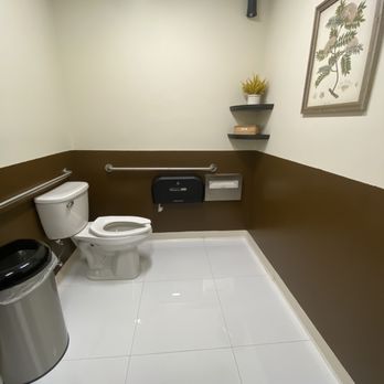 Chloe Nails - Clean bathroom... - Nail Salons Near Me - Lomita, California