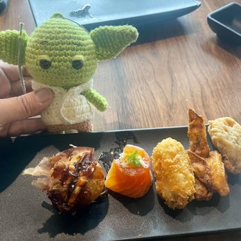 Kan Sushi - Sushi Bars Near Me - Honolulu, Hawaii